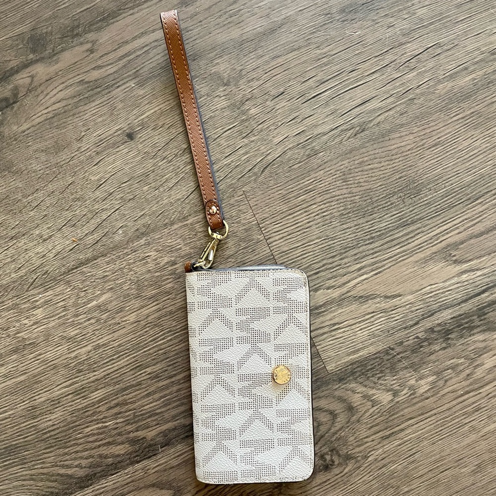 Michael Kors Cell Phone/Wallet Card Holder Wristlet